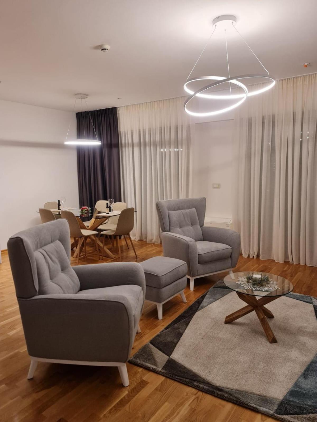 Harmonia Sunset Apartment บุดวา ภายนอก รูปภาพ